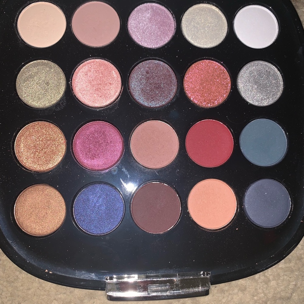 Marc Jacobs Eye Conic 770 The Wild One eye shadow